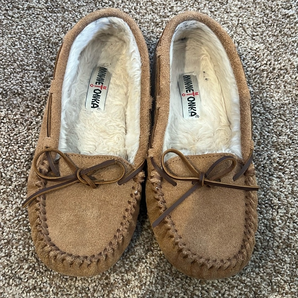 Minnetonka suede slipper shoe size 9 #17